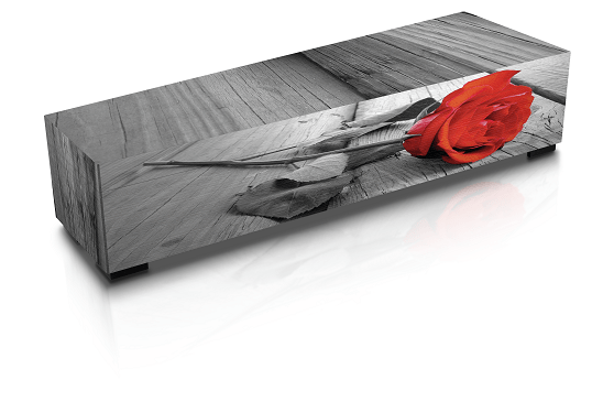 Bedruckter Sarg Cremona mit roter Rose auf schwarz-weißem Motiv